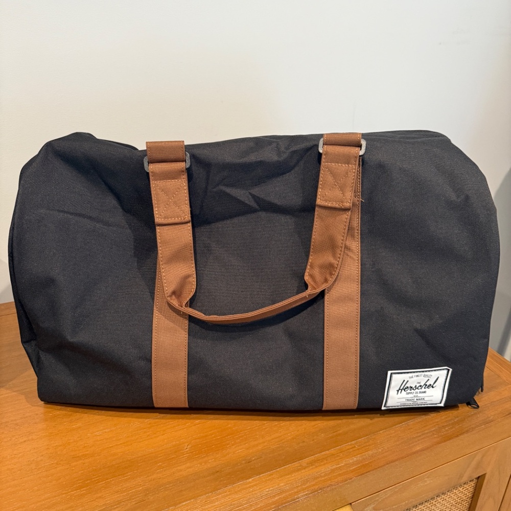NWOT Herschel Novel Duffle Eco - Black & Brown